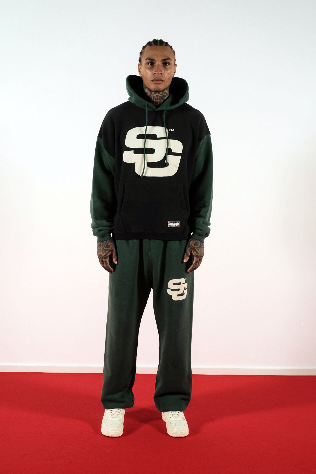 SG24 CONTRAST HOODIE - JET BLACK & HUNTER GREEN